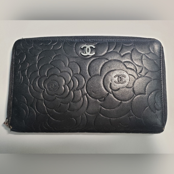 Chanel Black Camellia Embossed Zipped Wallet - Picture 1 of 16